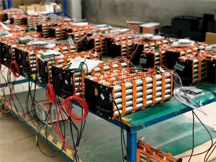 3.2V 200Ah LiFePO4 Battery Cell With Deep Cycle Rechargeable Battery